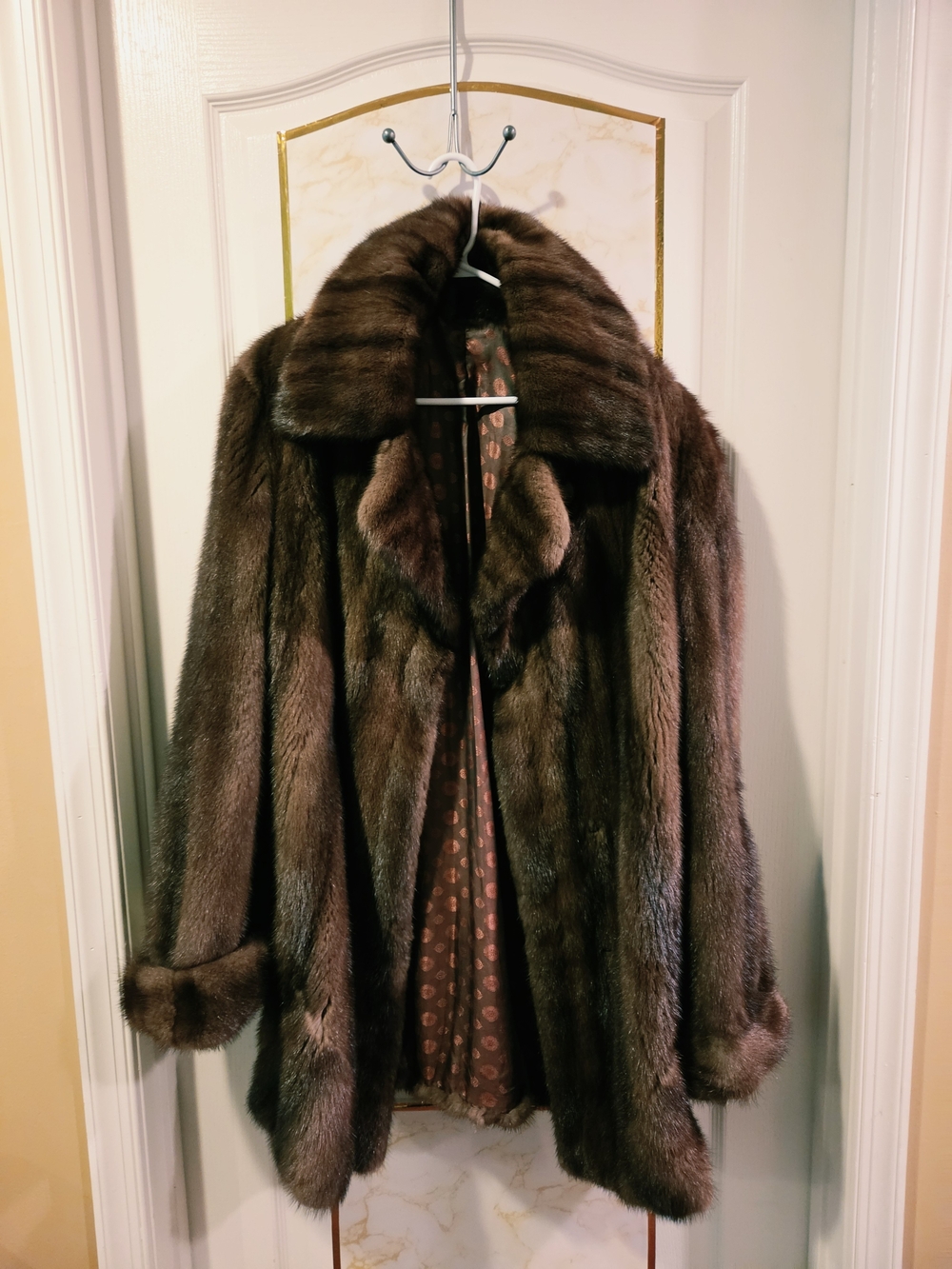 Luxurious Brown Fur Mink Coat - Women's Plush Outerwear